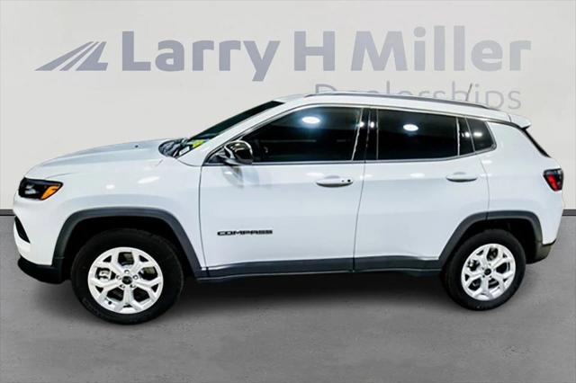 2025 Jeep Compass COMPASS LATITUDE 4X4