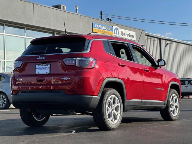 2025 Jeep Compass COMPASS LATITUDE 4X4