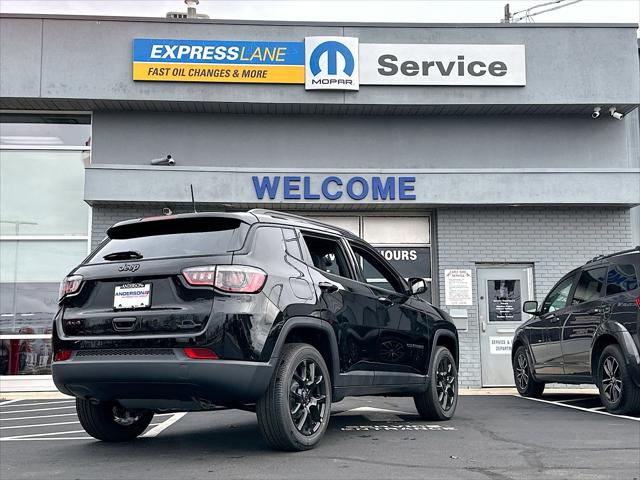 2025 Jeep Compass COMPASS LATITUDE 4X4