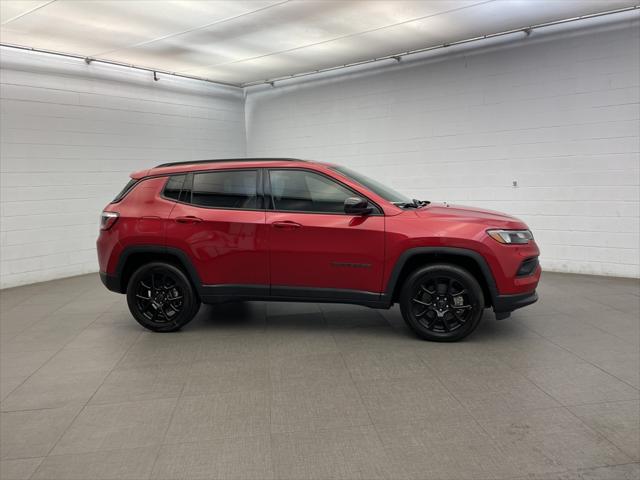 2025 Jeep Compass COMPASS LATITUDE 4X4