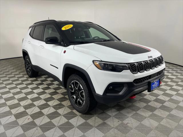 2025 Jeep Compass COMPASS TRAILHAWK 4X4