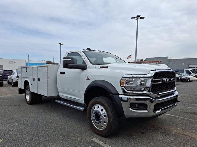 2024 RAM Ram 5500 Chassis Cab RAM 5500 TRADESMAN CHASSIS REGULAR CAB 4X4 84 CA 2024 RAM Ram 5500 Chassis Cab RAM 5500 TRADESMAN CHASSIS REGULAR CAB 4X4 84 CA