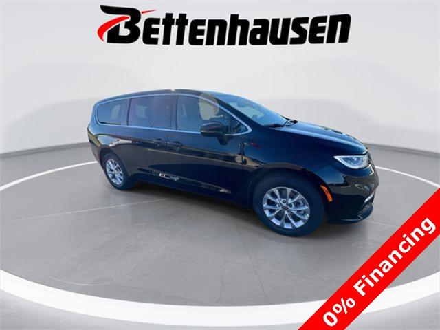 2025 Chrysler Pacifica PACIFICA SELECT AWD