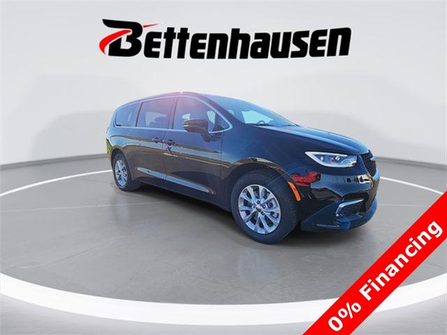 2025 Chrysler Pacifica PACIFICA SELECT AWD