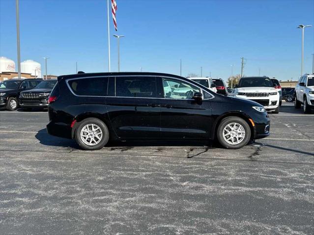 2024 Chrysler Pacifica PACIFICA TOURING L