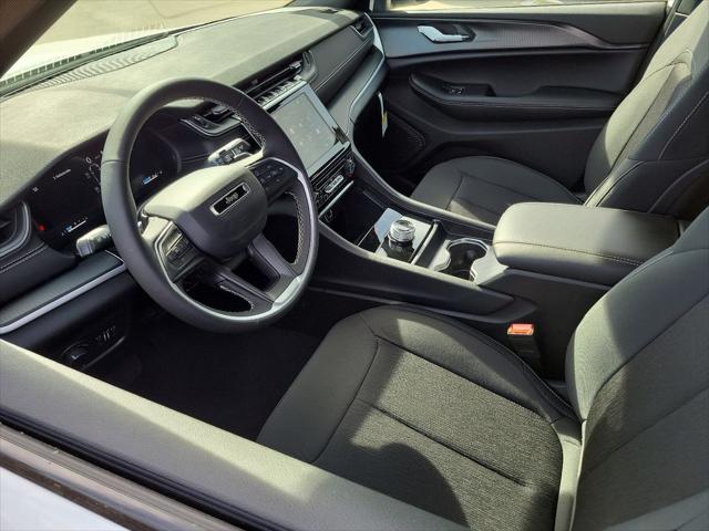2025 Jeep Grand Cherokee GRAND CHEROKEE L LAREDO X 4X2