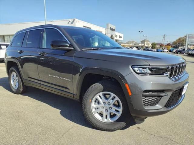 2025 Jeep Grand Cherokee GRAND CHEROKEE LAREDO 4X4