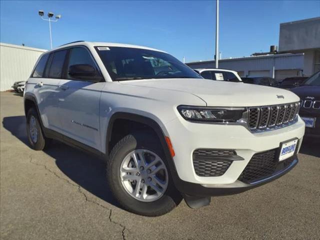 2025 Jeep Grand Cherokee GRAND CHEROKEE LAREDO 4X4