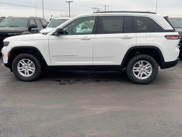 2025 Jeep Grand Cherokee GRAND CHEROKEE LAREDO 4X4