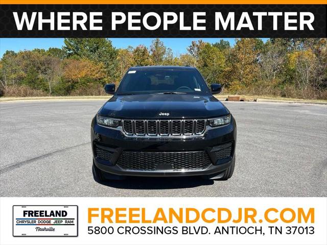 2025 Jeep Grand Cherokee GRAND CHEROKEE LAREDO 4X4