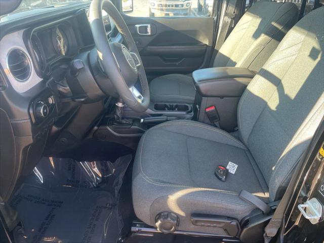 2024 Jeep Wrangler 4-Door Sahara 4x4