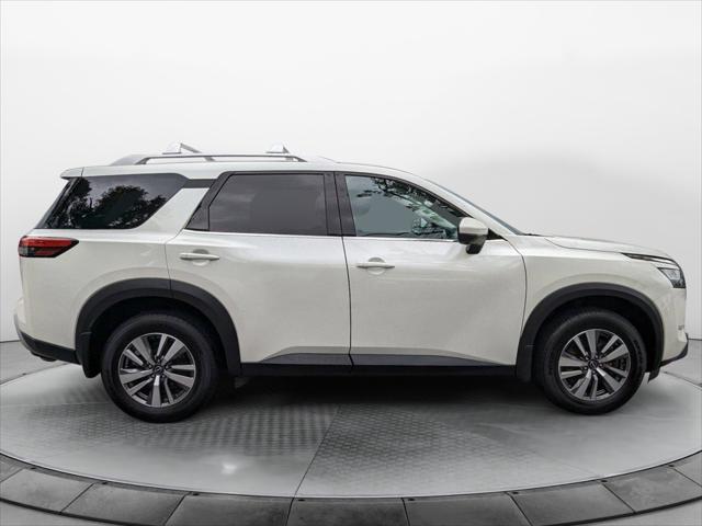 2023 Nissan Pathfinder SL 4WD