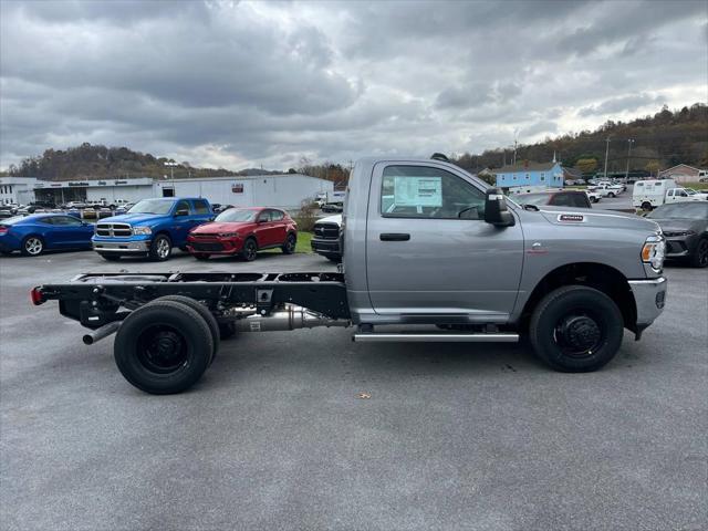 2024 RAM Ram 3500 Chassis Cab RAM 3500 TRADESMAN CHASSIS REGULAR CAB 4X4 60 CA