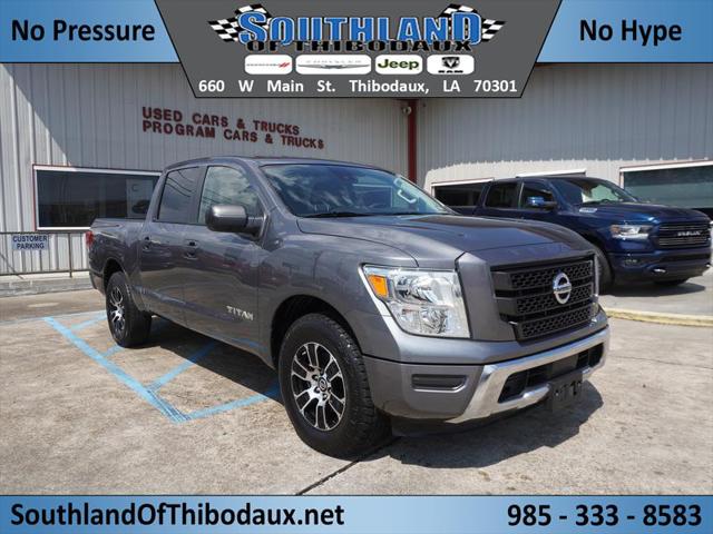 2022 Nissan TITAN Crew Cab SV 4x2