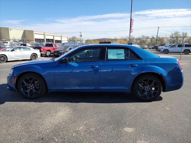 2023 Chrysler 300 Touring