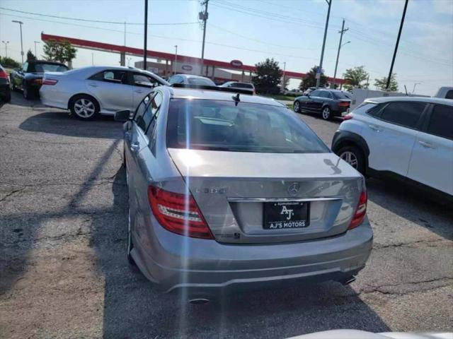 2012 Mercedes-Benz C-CLASS C 300 Luxury 4MATIC