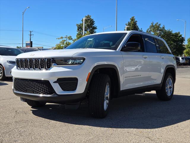 2025 Jeep Grand Cherokee GRAND CHEROKEE LAREDO X 4X4