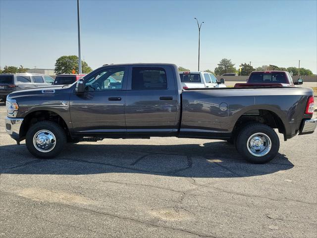 2024 RAM Ram 3500 RAM 3500 TRADESMAN CREW CAB 4X4 8 BOX