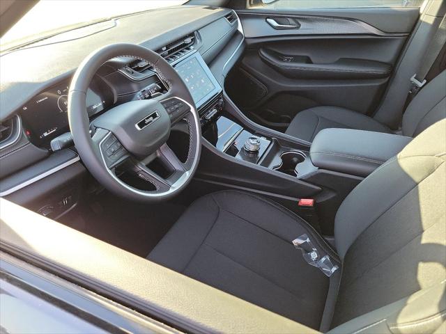 2025 Jeep Grand Cherokee GRAND CHEROKEE L LAREDO X 4X2