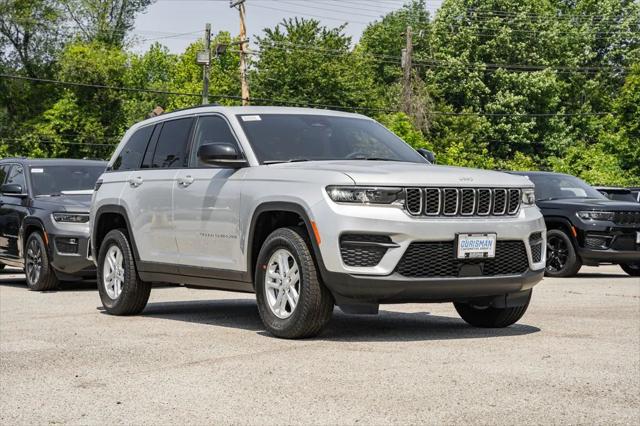2025 Jeep Grand Cherokee GRAND CHEROKEE LAREDO 4X4
