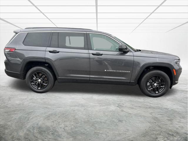 2025 Jeep Grand Cherokee GRAND CHEROKEE L LAREDO X 4X2