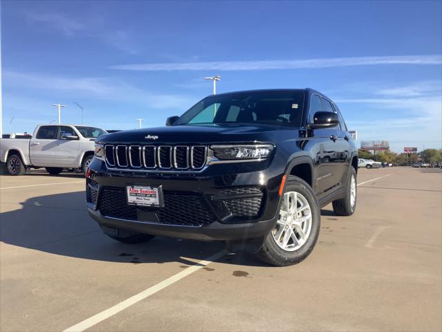 2025 Jeep Grand Cherokee GRAND CHEROKEE LAREDO X 4X4