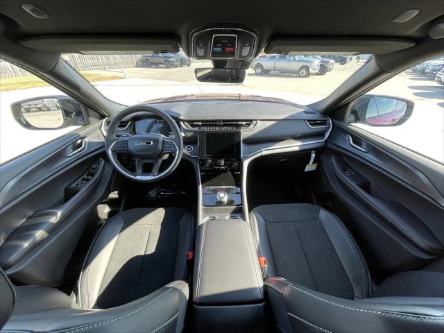 2025 Jeep Grand Cherokee GRAND CHEROKEE L ALTITUDE 4X4