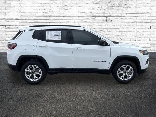 2025 Jeep Compass COMPASS LATITUDE 4X4