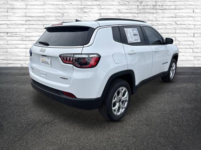2025 Jeep Compass COMPASS LATITUDE 4X4