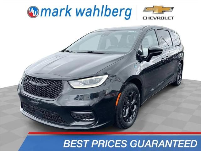 2022 Chrysler Pacifica Hybrid Touring L for sale in Columbus, OH