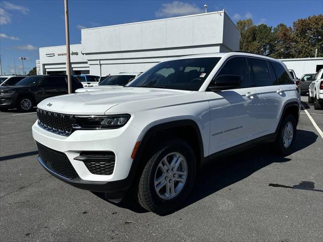 2025 Jeep Grand Cherokee GRAND CHEROKEE LAREDO 4X2