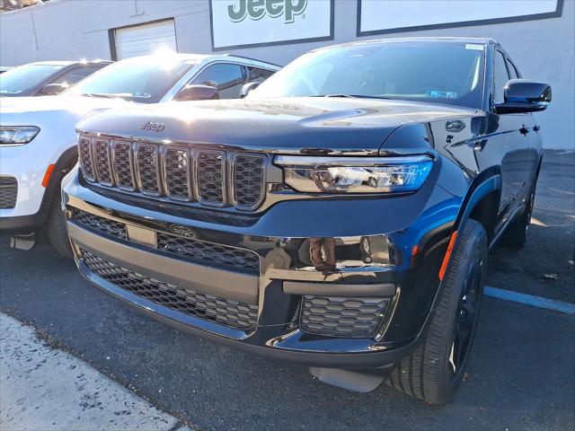 2025 Jeep Grand Cherokee GRAND CHEROKEE L ALTITUDE 4X4