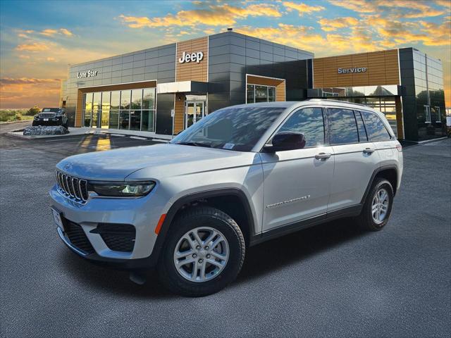 2025 Jeep Grand Cherokee GRAND CHEROKEE LAREDO 4X2