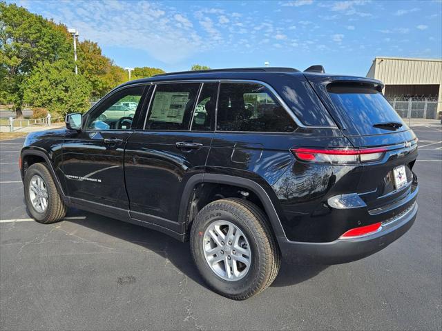 2025 Jeep Grand Cherokee GRAND CHEROKEE LAREDO 4X2