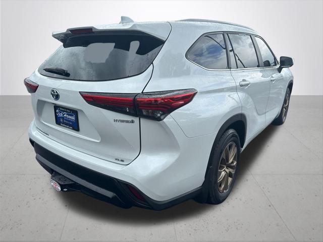 2023 Toyota Highlander Hybrid XLE Bronze