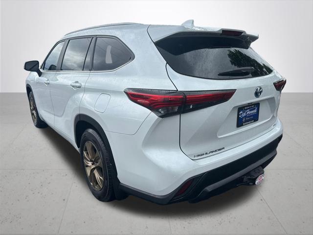 2023 Toyota Highlander Hybrid XLE Bronze