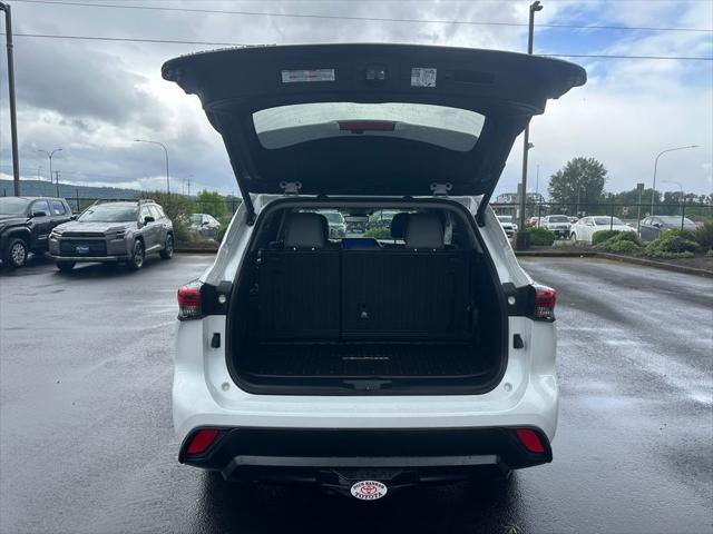 2023 Toyota Highlander Hybrid XLE Bronze