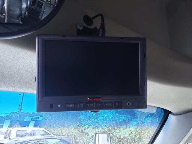 2004 Ford E-350Sd Standard Cutaway