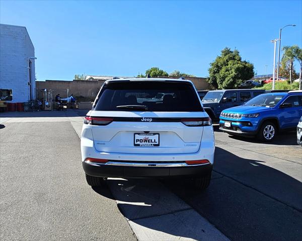 2025 Jeep Grand Cherokee GRAND CHEROKEE LAREDO X 4X4
