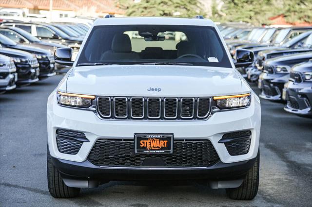 2025 Jeep Grand Cherokee GRAND CHEROKEE LAREDO X 4X4