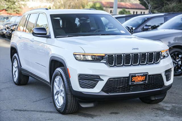 2025 Jeep Grand Cherokee GRAND CHEROKEE LAREDO X 4X4