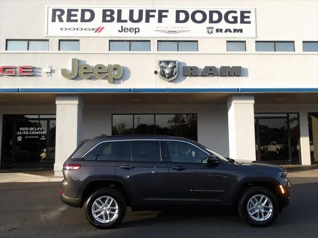 2025 Jeep Grand Cherokee GRAND CHEROKEE LAREDO X 4X4
