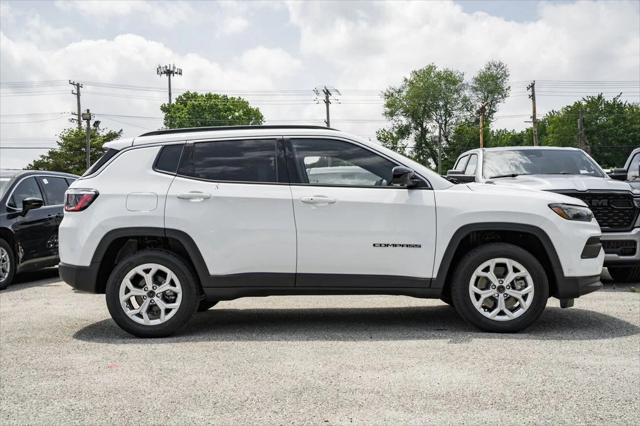 2025 Jeep Compass COMPASS LATITUDE 4X4