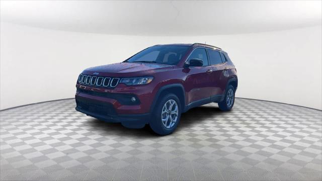 2025 Jeep Compass COMPASS LATITUDE 4X4