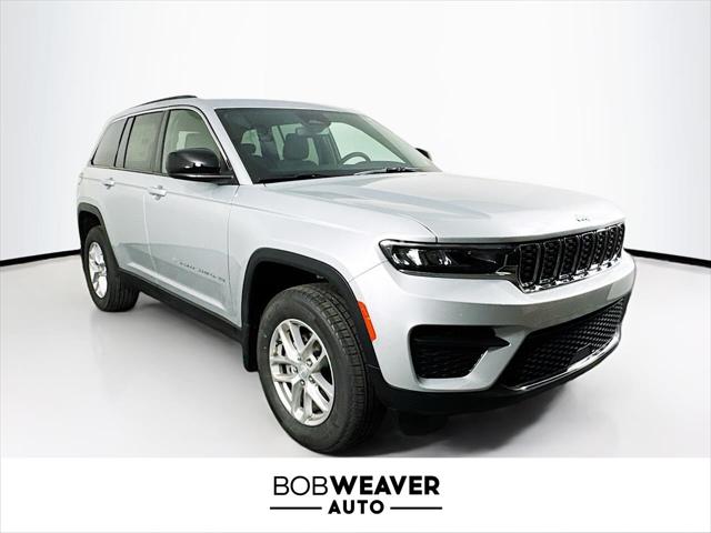 2025 Jeep Grand Cherokee GRAND CHEROKEE LAREDO X 4X4