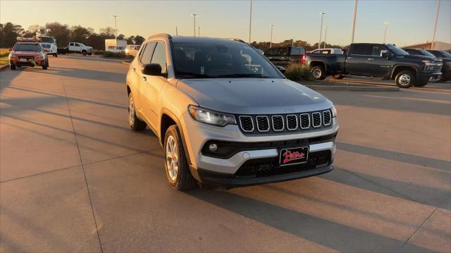 2025 Jeep Compass COMPASS LATITUDE 4X4