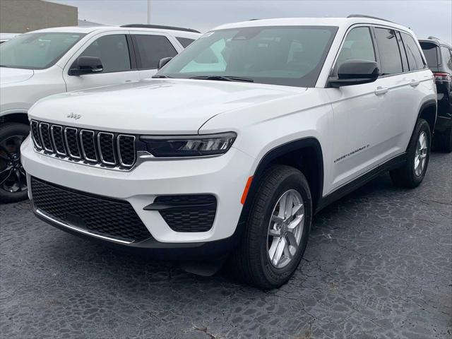 2025 Jeep Grand Cherokee GRAND CHEROKEE LAREDO X 4X4