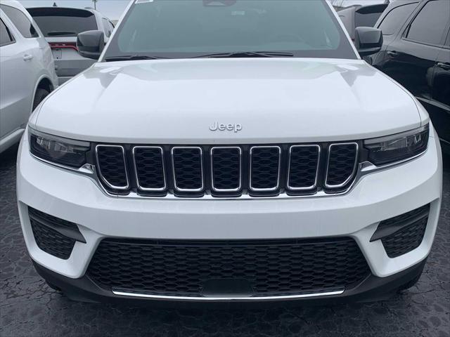 2025 Jeep Grand Cherokee GRAND CHEROKEE LAREDO X 4X4