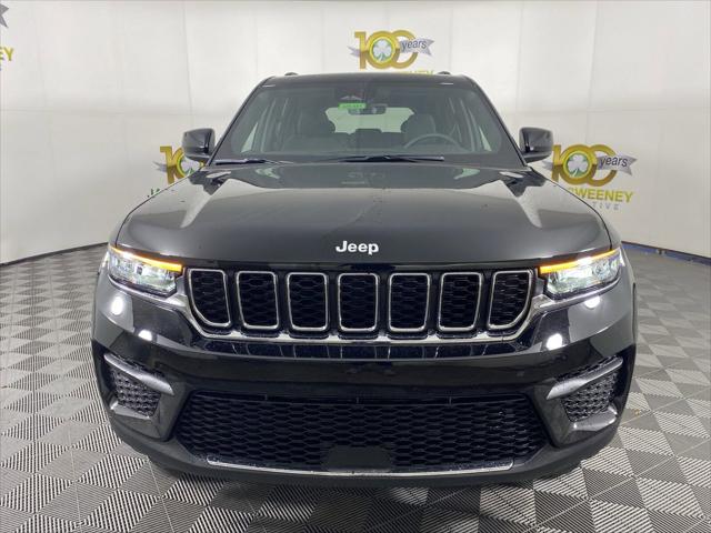 2025 Jeep Grand Cherokee GRAND CHEROKEE LAREDO X 4X4