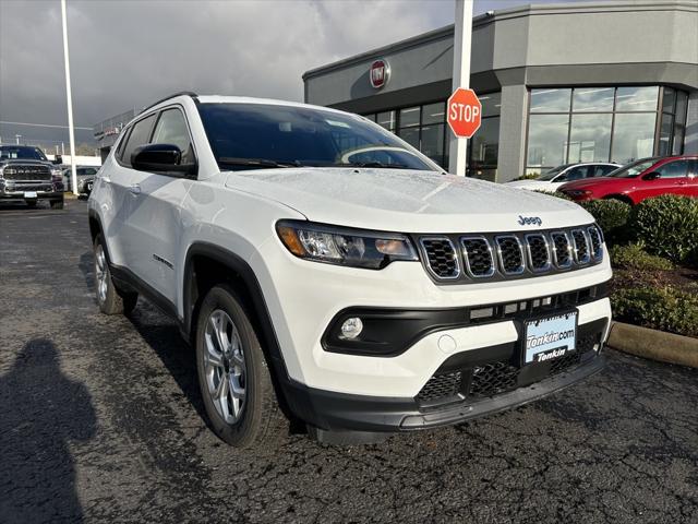 2025 Jeep Compass COMPASS LATITUDE 4X4